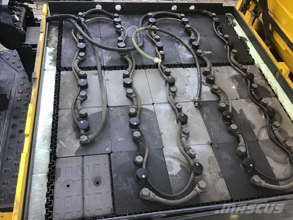 Hyundai 32B-7 Electric forklift trucks