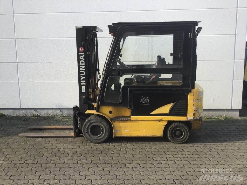 Hyundai 32B-7 Electric forklift trucks