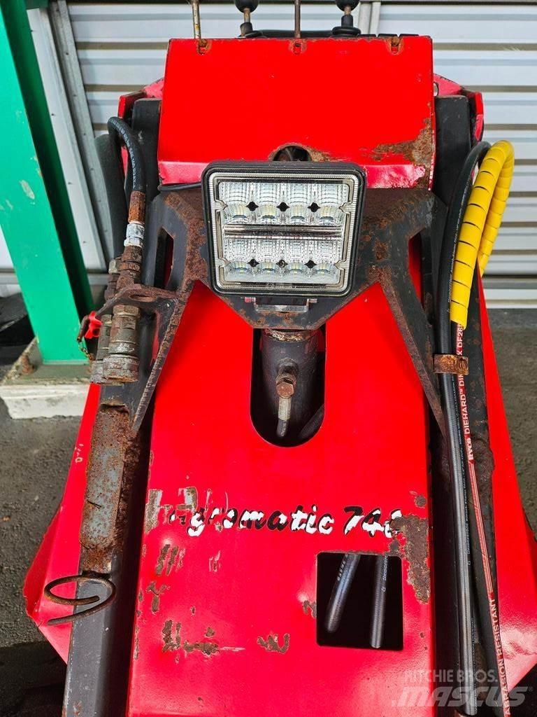 Agromatic  Multi-purpose loaders
