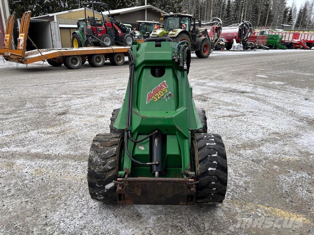 Avant 320 Multi-purpose loaders