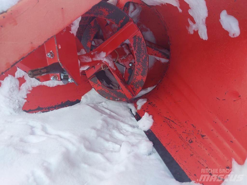 Esko 102 Snow throwers