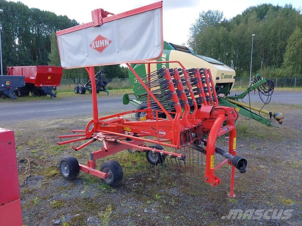 Kuhn 4321 Rakes and tedders