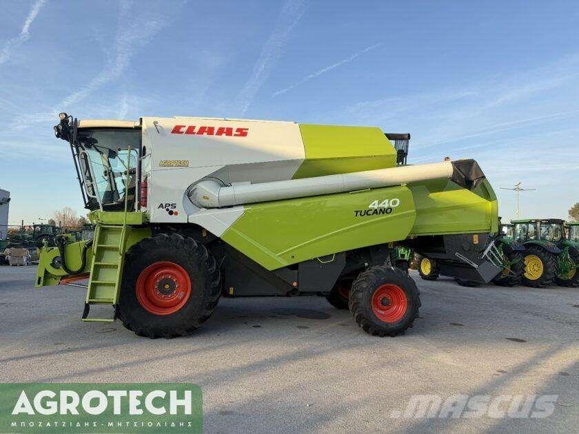 CLAAS Tucano 440 Tractors