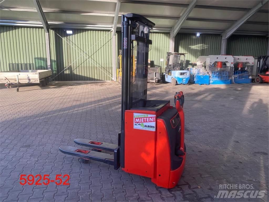 Linde L 16 i Pedestrian stacker