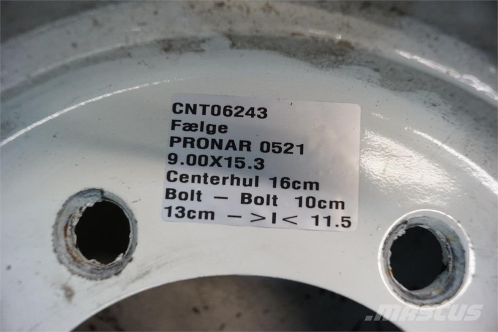  15.3 9.00X15.3 Tyres, wheels and rims