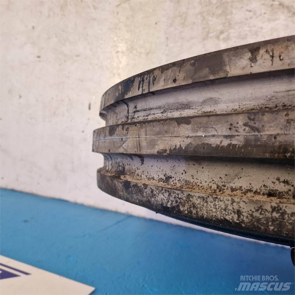  18 750-18 Tyres, wheels and rims
