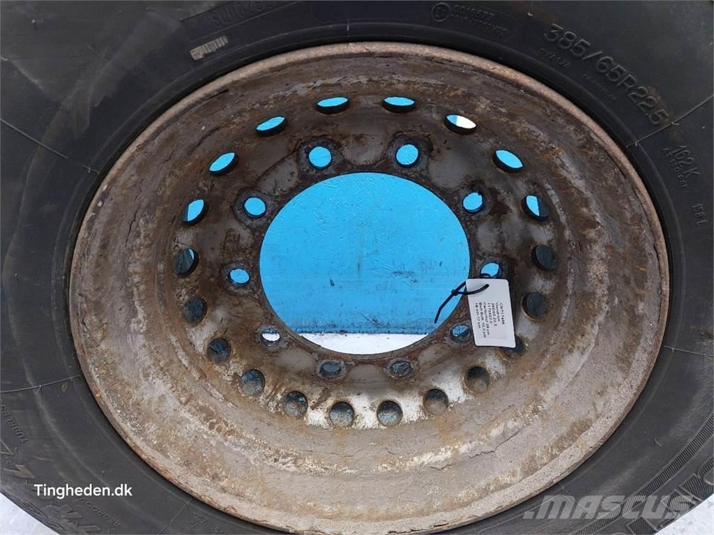  22.5 385/65-22.5 Tyres, wheels and rims