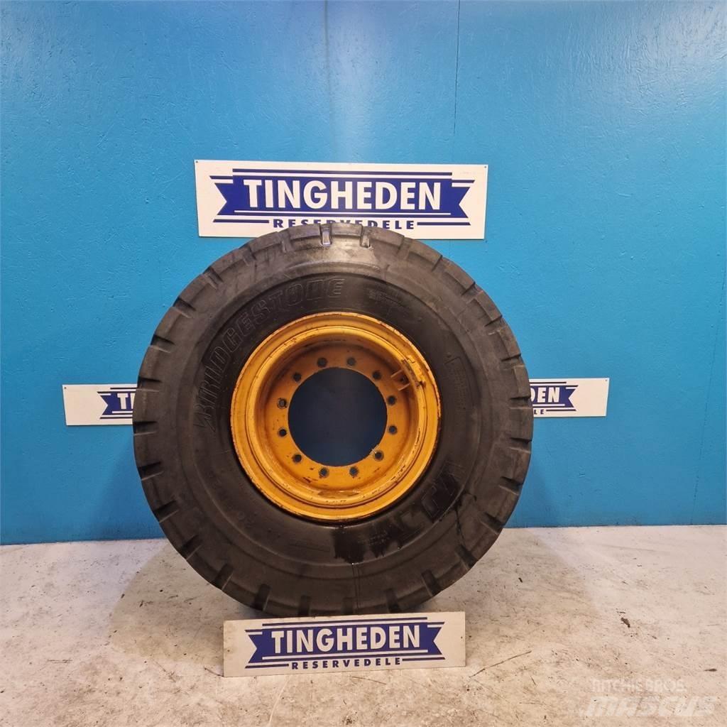  25 20.5R25 Tyres, wheels and rims