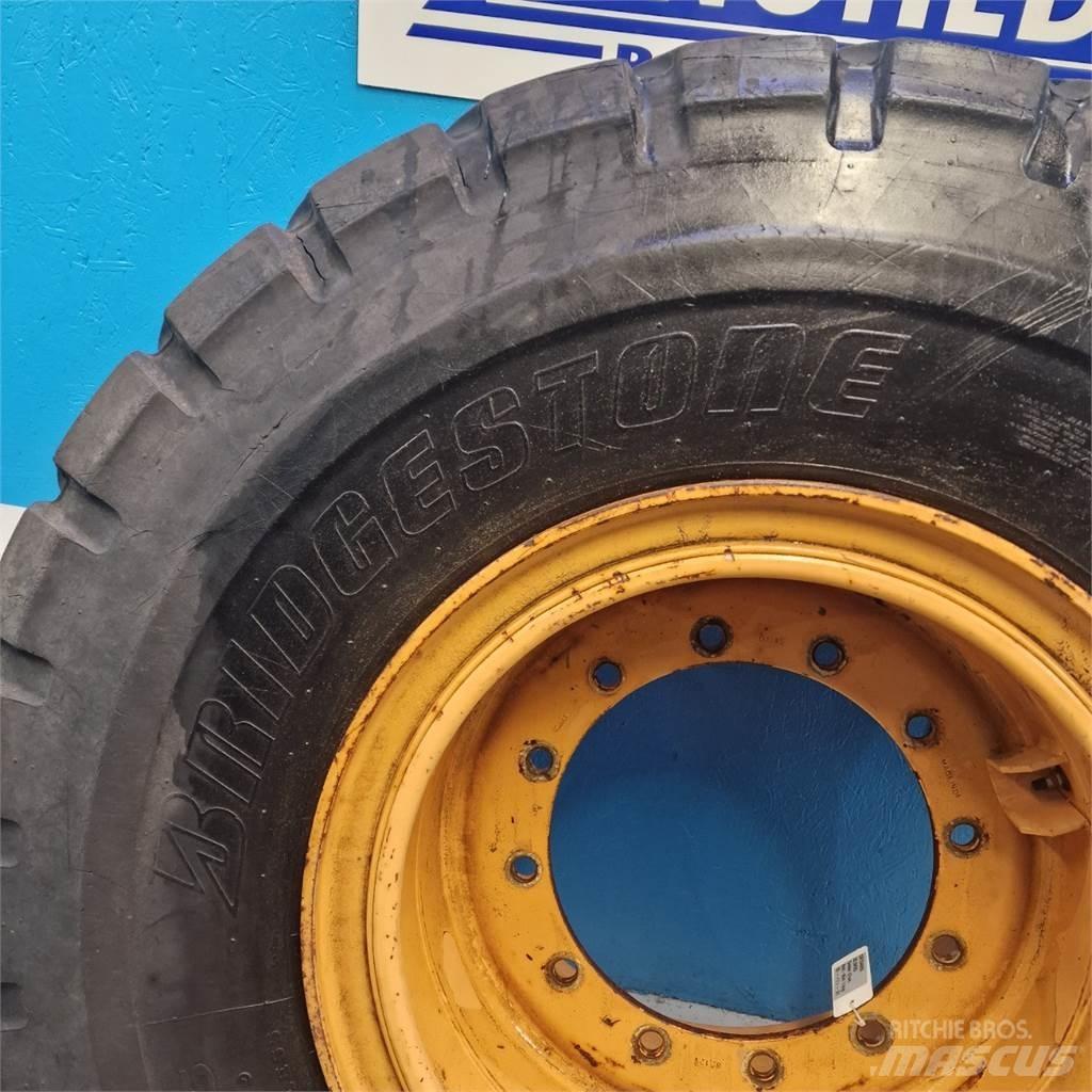  25 20.5R25 Tyres, wheels and rims