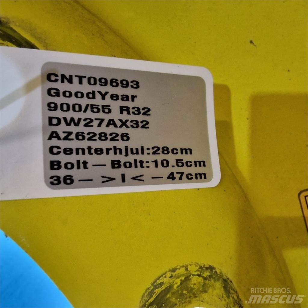  32 900/55 R32 Tyres, wheels and rims