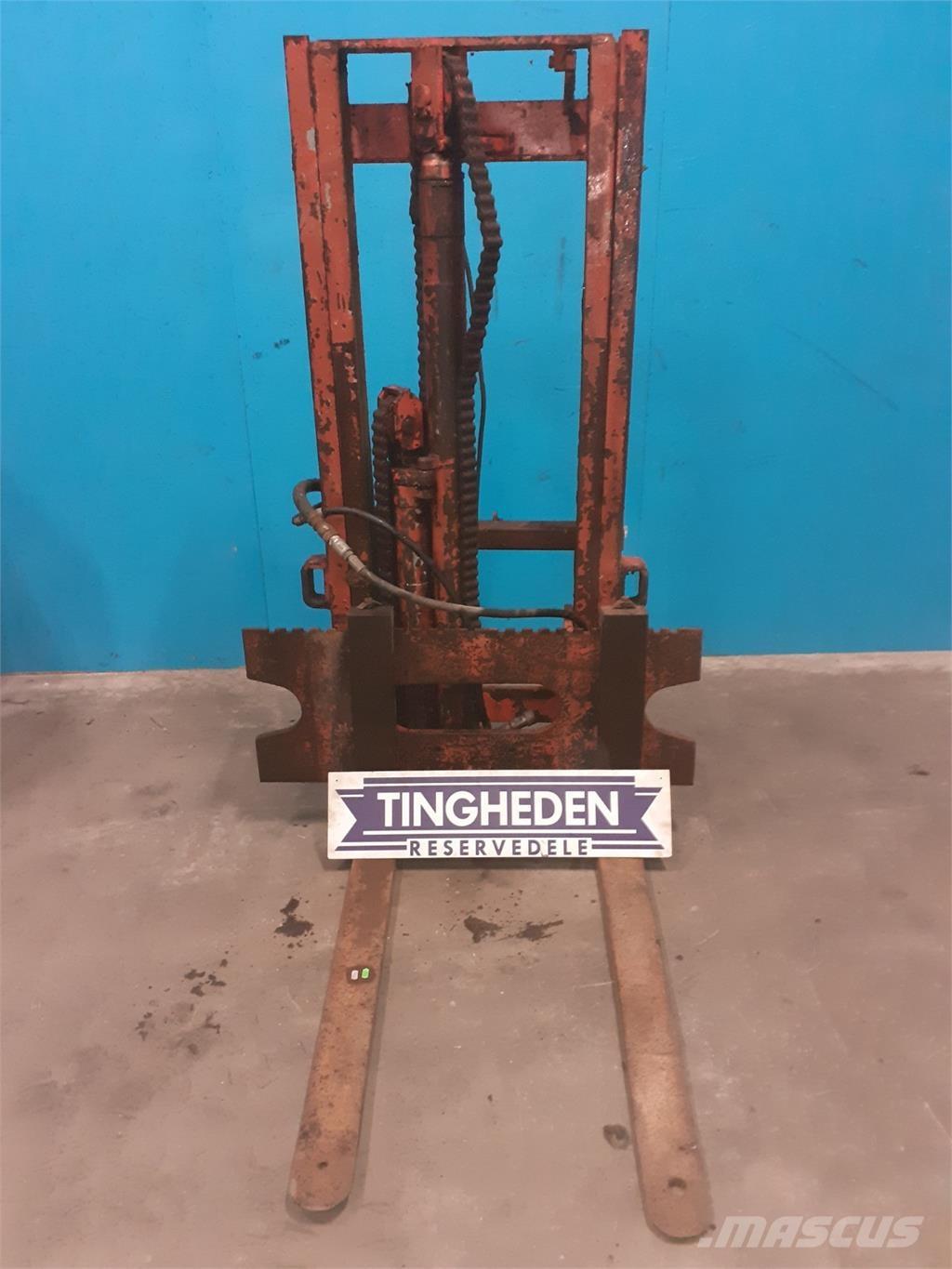  Byggelift Tractors