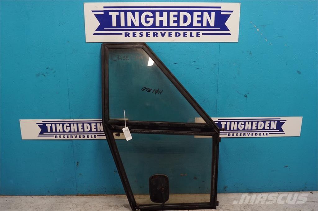 CASE 1394 Cabins and interior