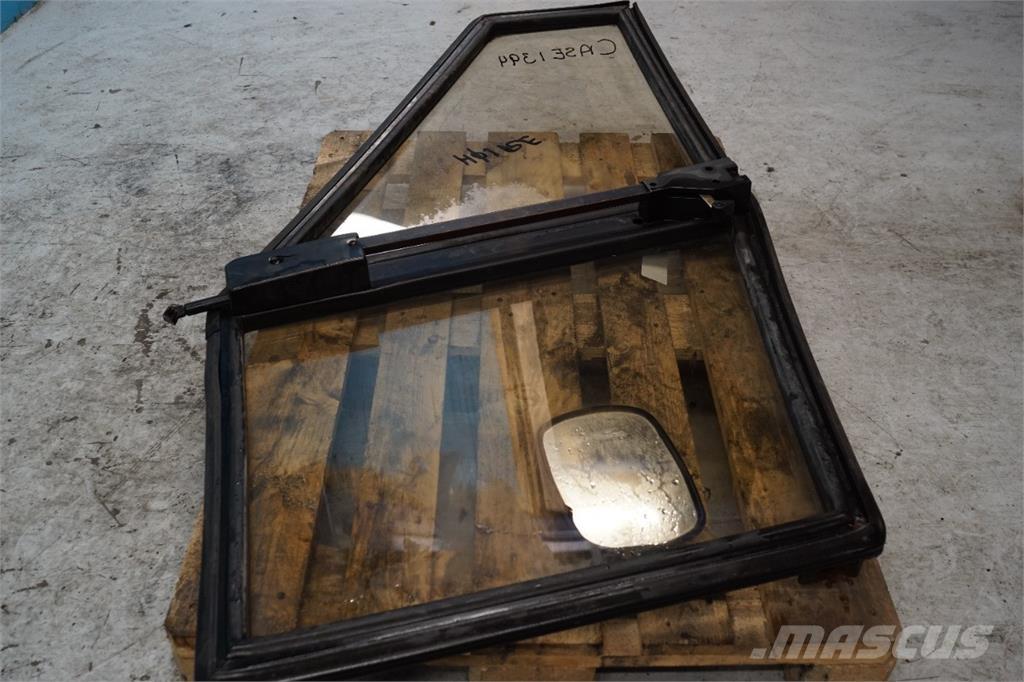 CASE 1394 Cabins and interior