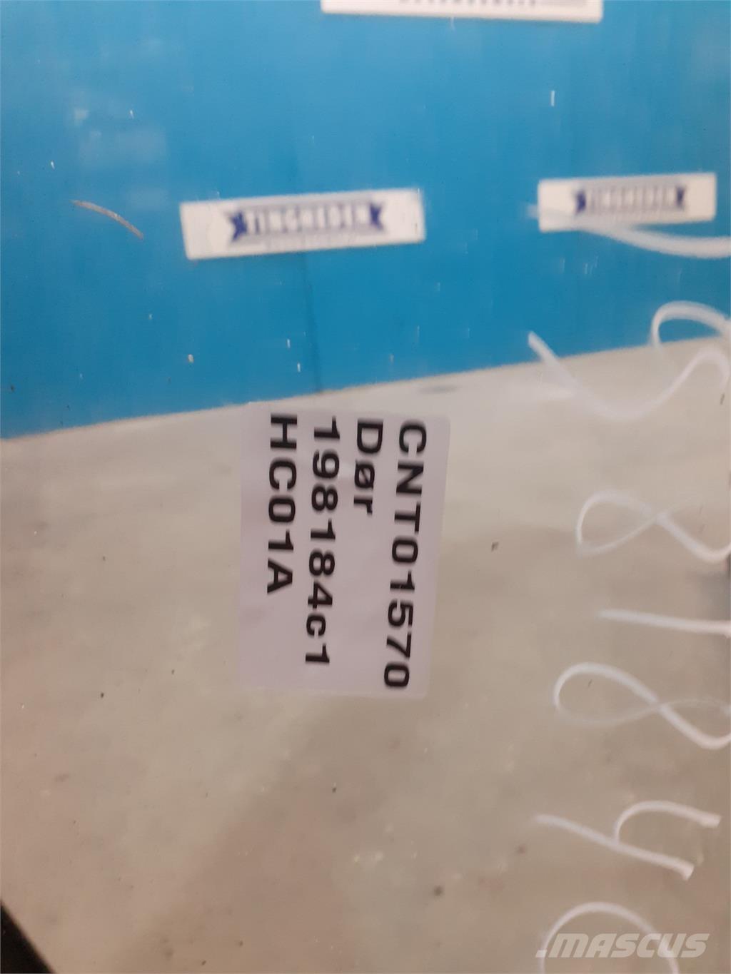 CASE 1620 Cabins and interior