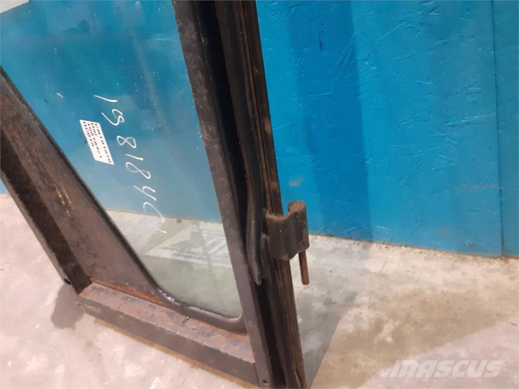 CASE 1620 Cabins and interior