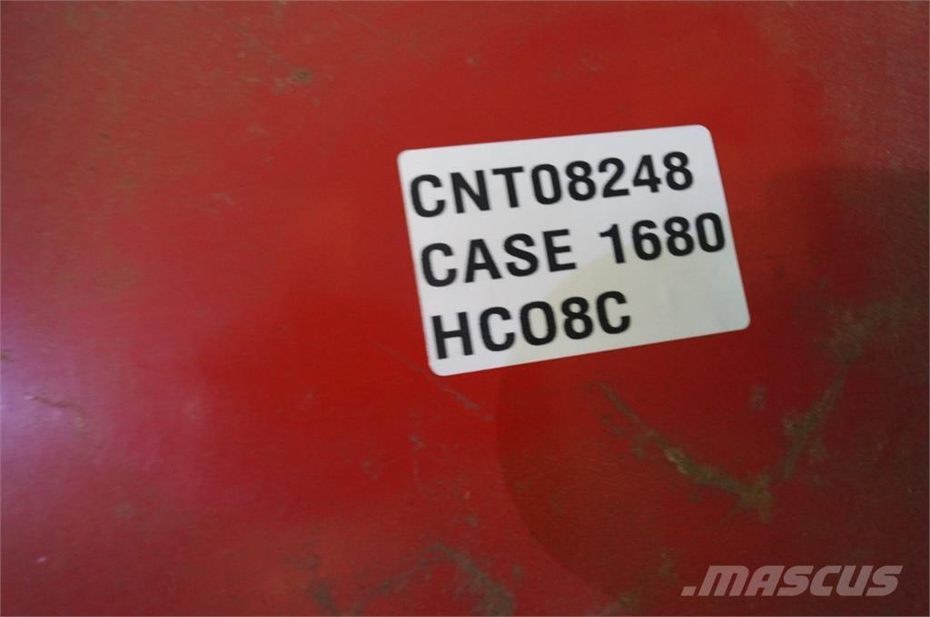 CASE 1680 Farm machinery