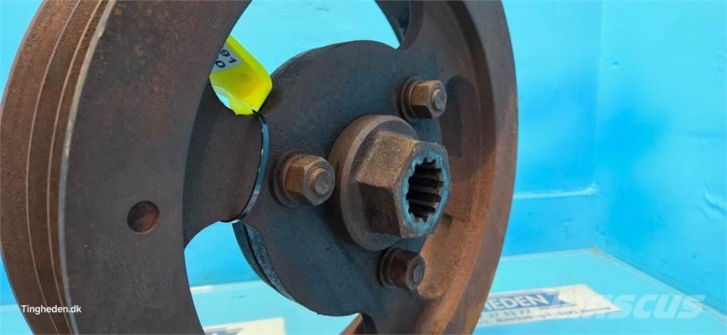 CASE 1680 Farm machinery