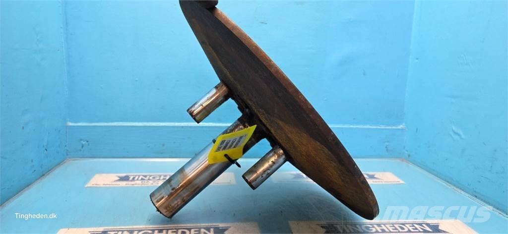 CASE 1680 Farm machinery