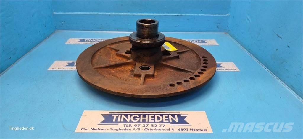 CASE 1680 Farm machinery