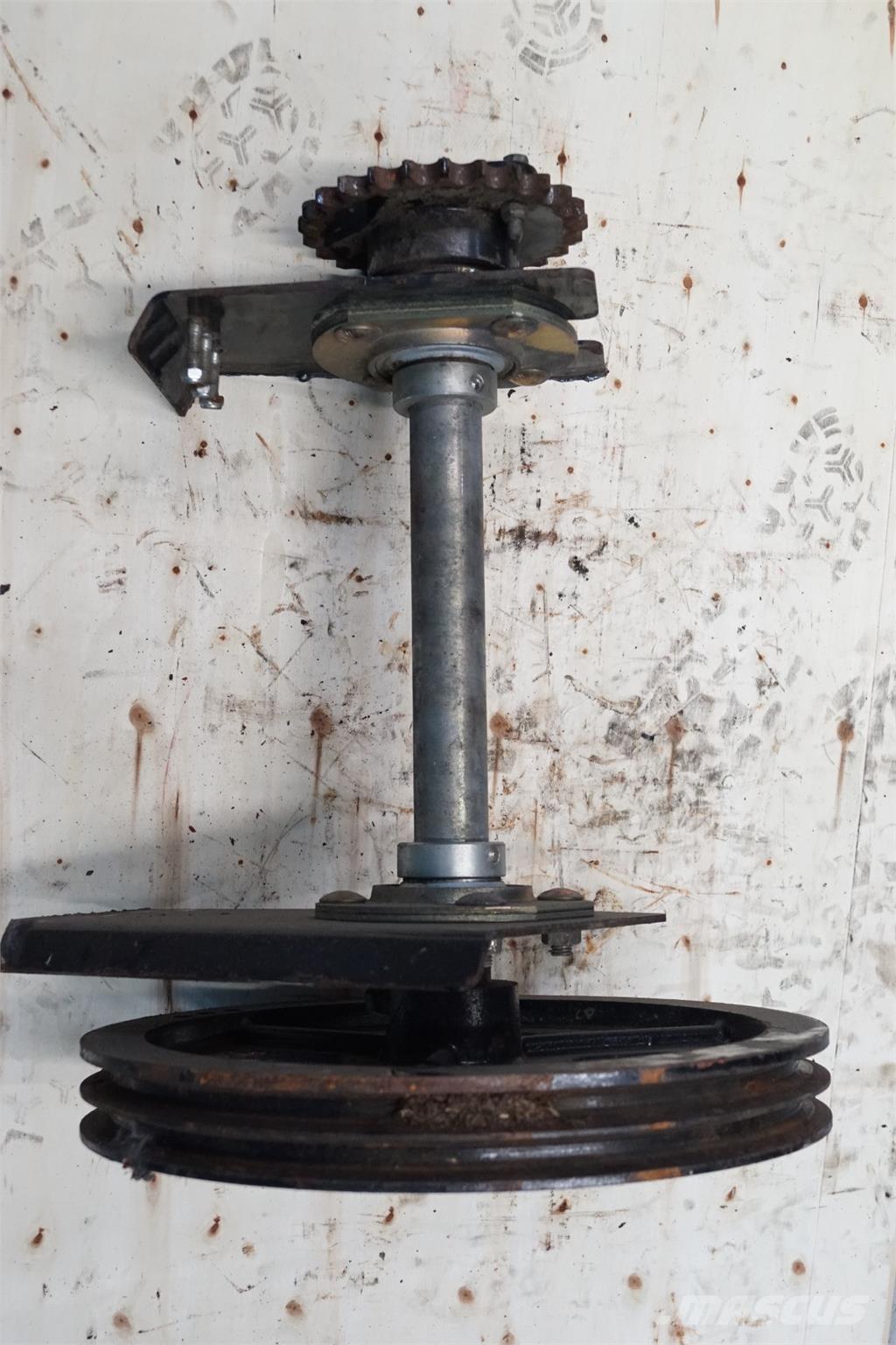 CASE 8010 Farm machinery