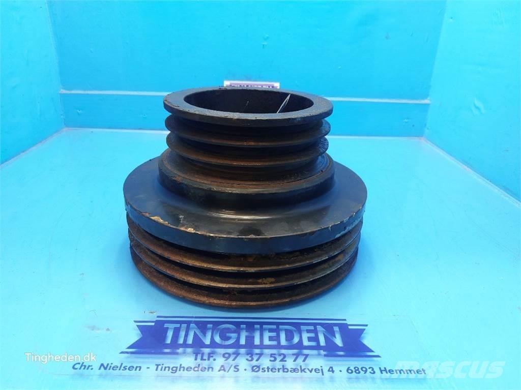 CASE 8010 Farm machinery