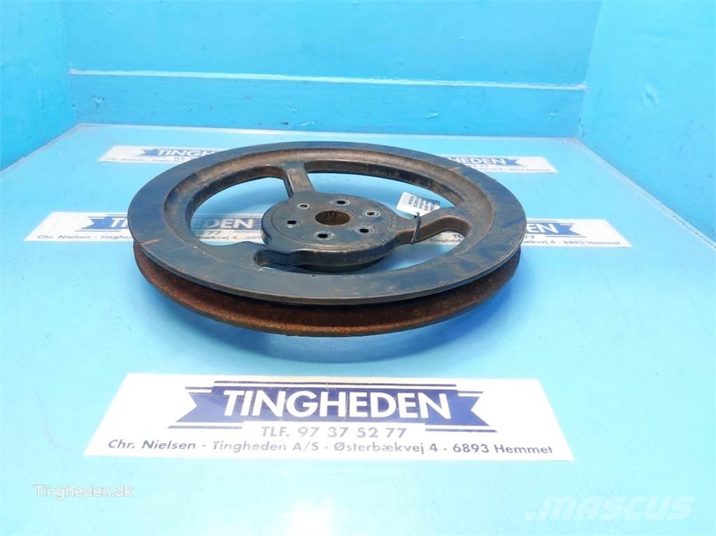 CASE 8010 Farm machinery