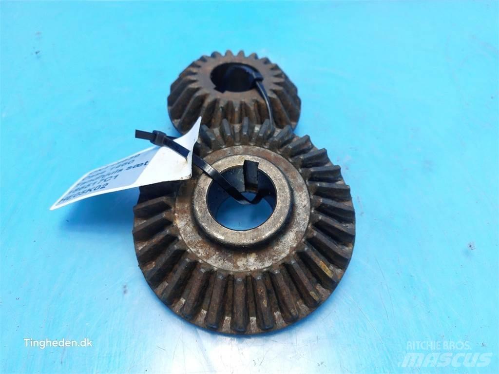Case IH 1460 Combine harvester accessories