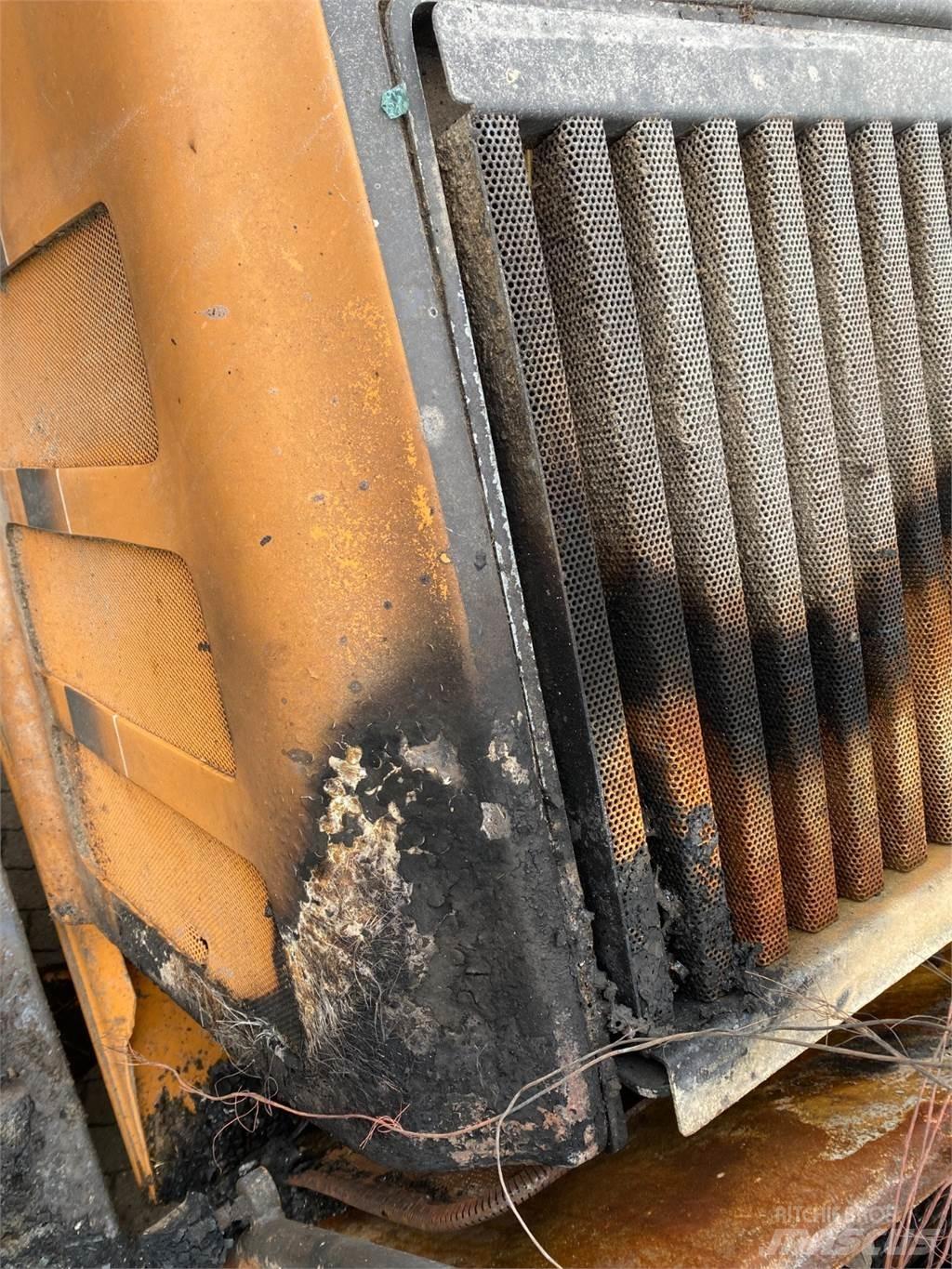 Case IH 621D Screening buckets