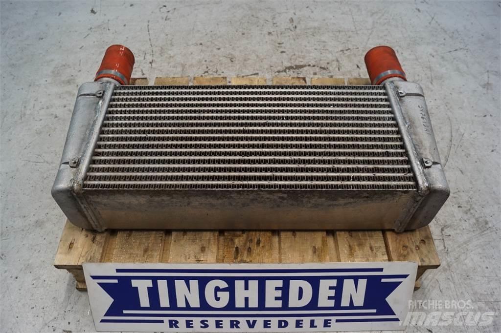 Case IH 621D Radiators