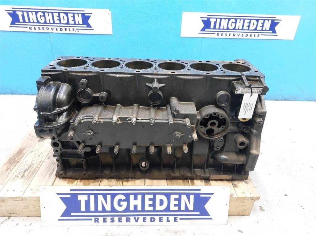 Case IH 7010 Engines