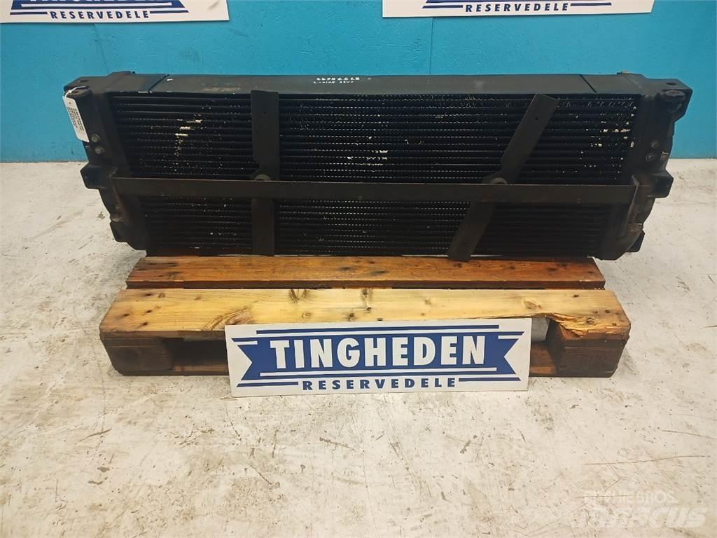 Case IH 8010 Radiators