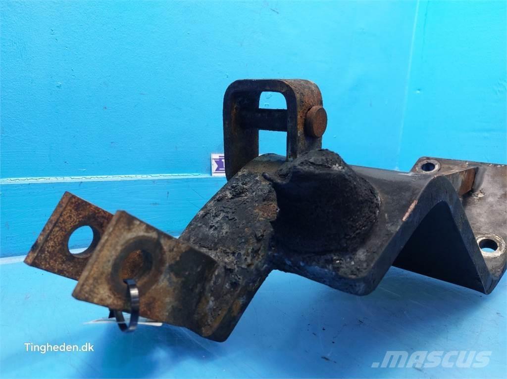 CASE Puma 185 Cabins and interior