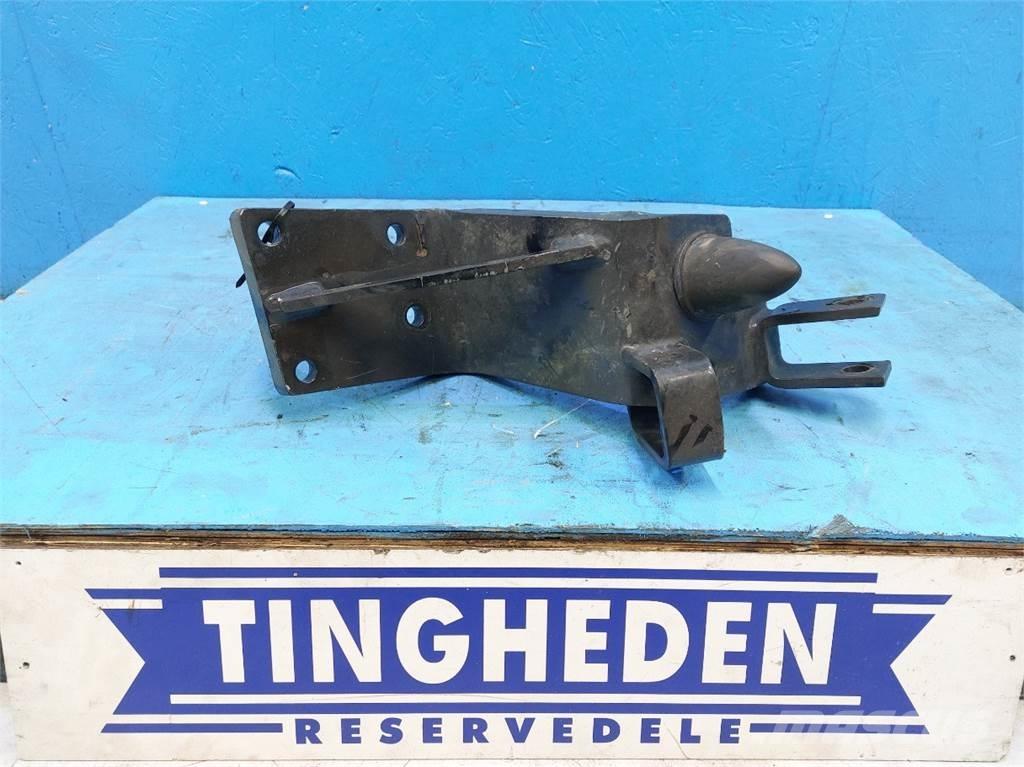 CASE Puma 200 Cabins and interior