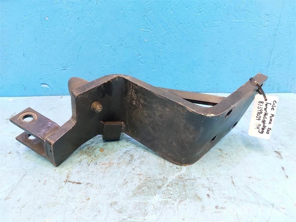 CASE Puma 200 Cabins and interior