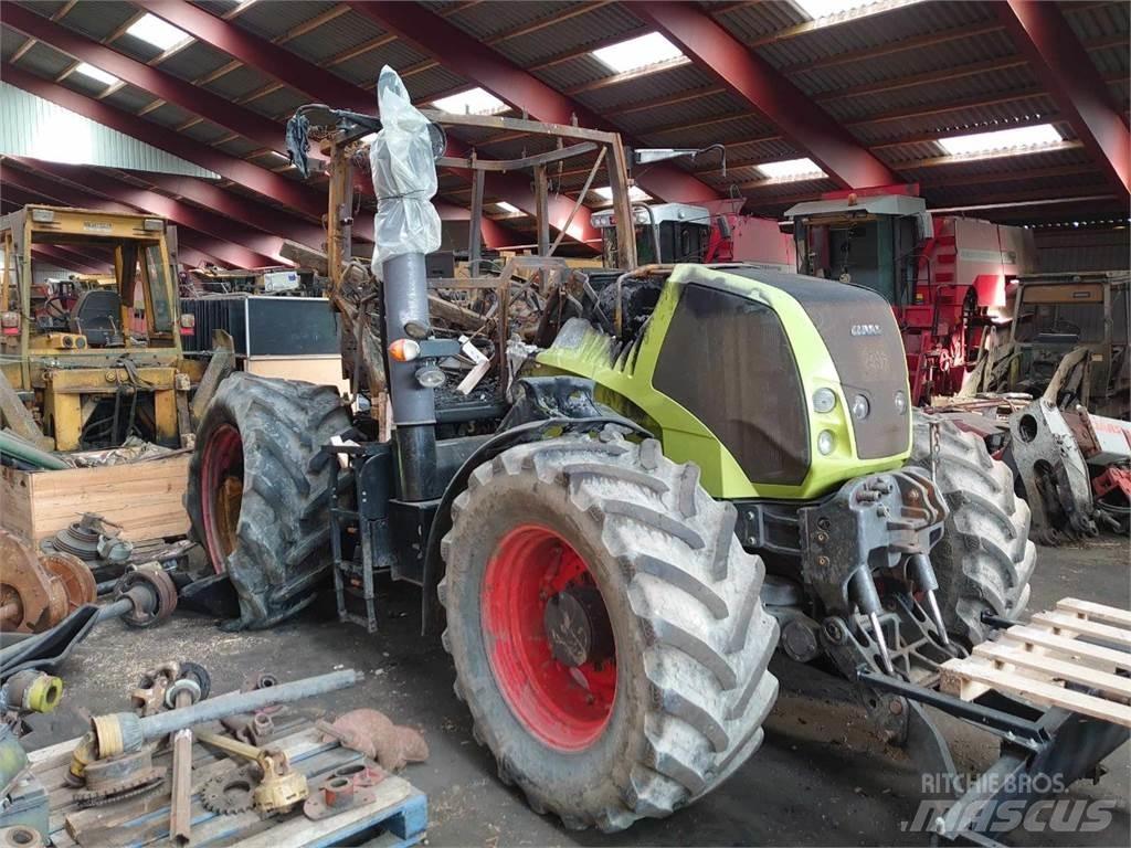 CLAAS Axion 840 Tractors
