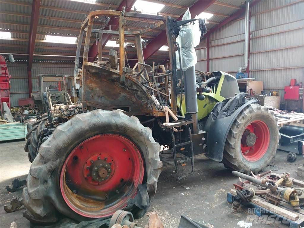 CLAAS Axion 840 Tractors