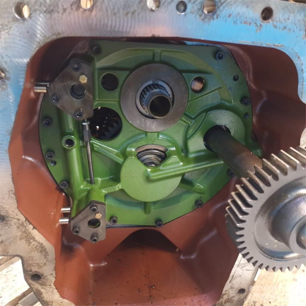 CLAAS Axion 840 Transmission