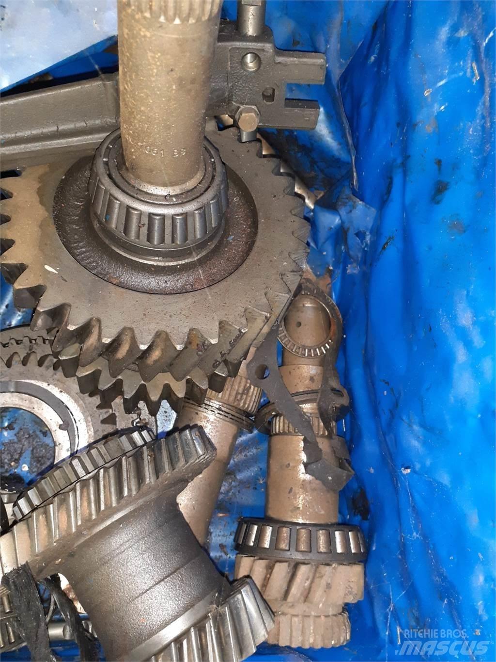 Ford 7710 Transmission