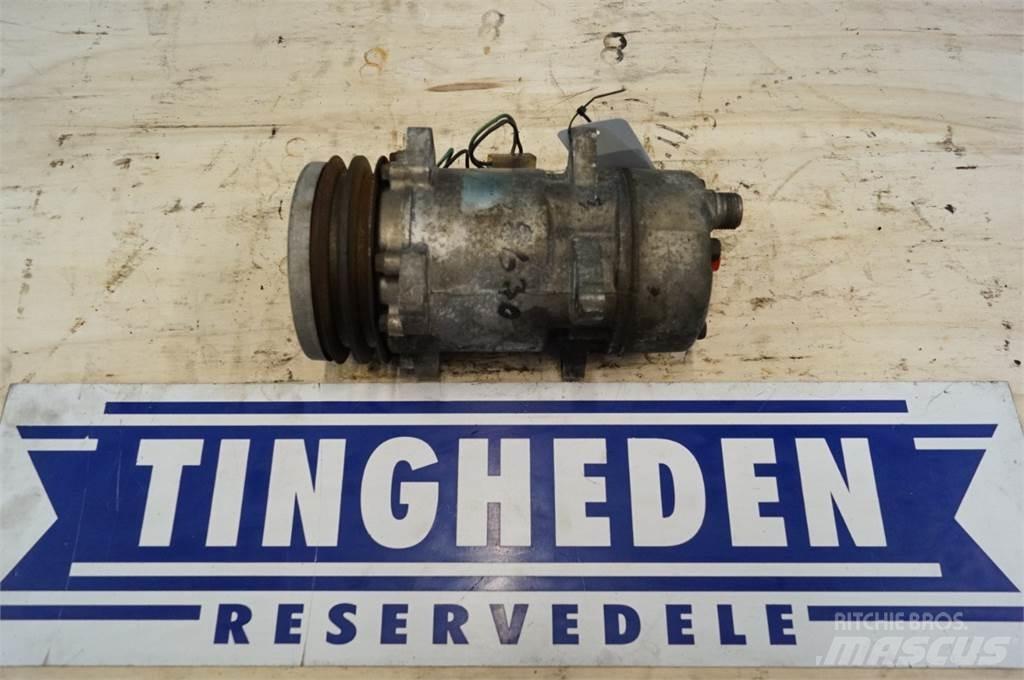 Ford 8630 Radiators