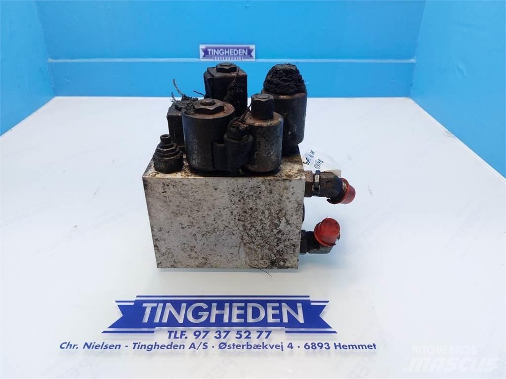 Gehl AL750 Hydraulics