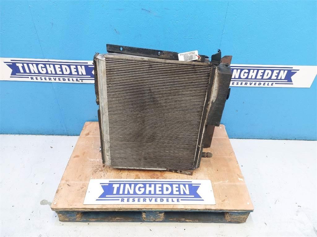 Gehl AL750 Radiators