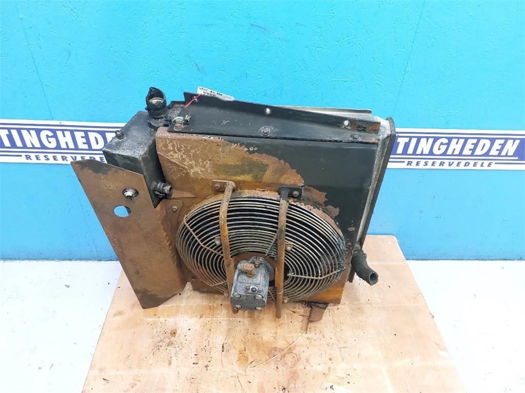 Gehl AL750 Radiators