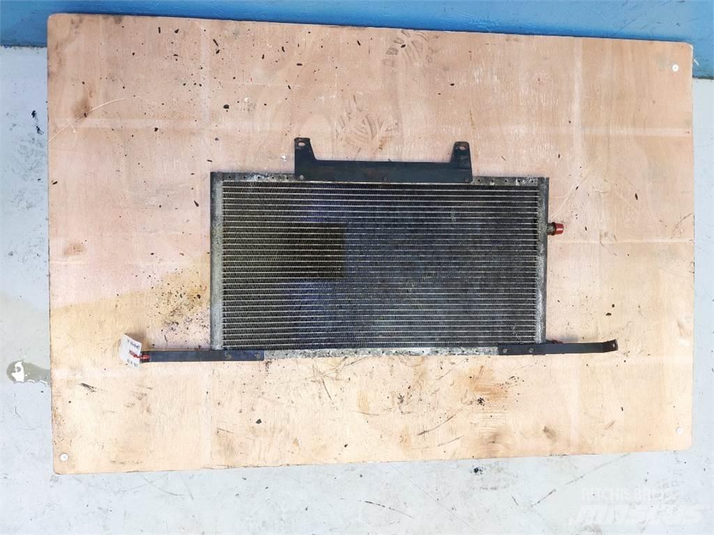 Gehl AL750 Radiators