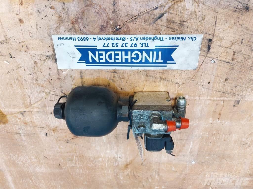 Gehl AL750 Hydraulics