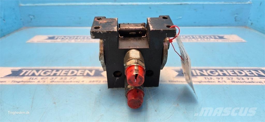 Gehl AL750 Hydraulics