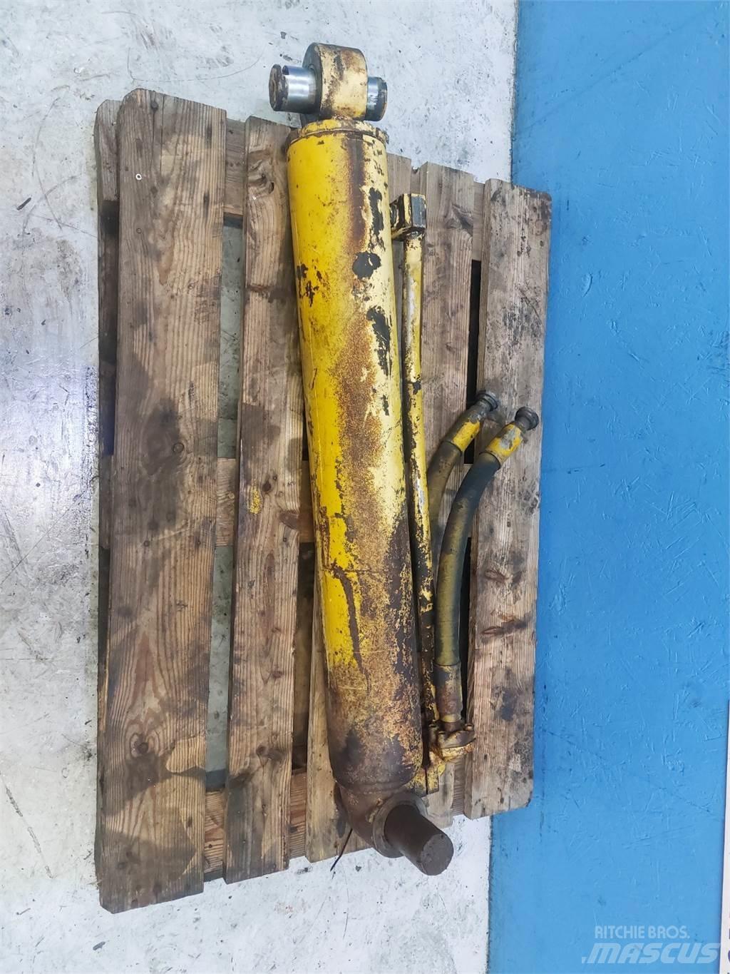  Hannonag 44C Booms and arms