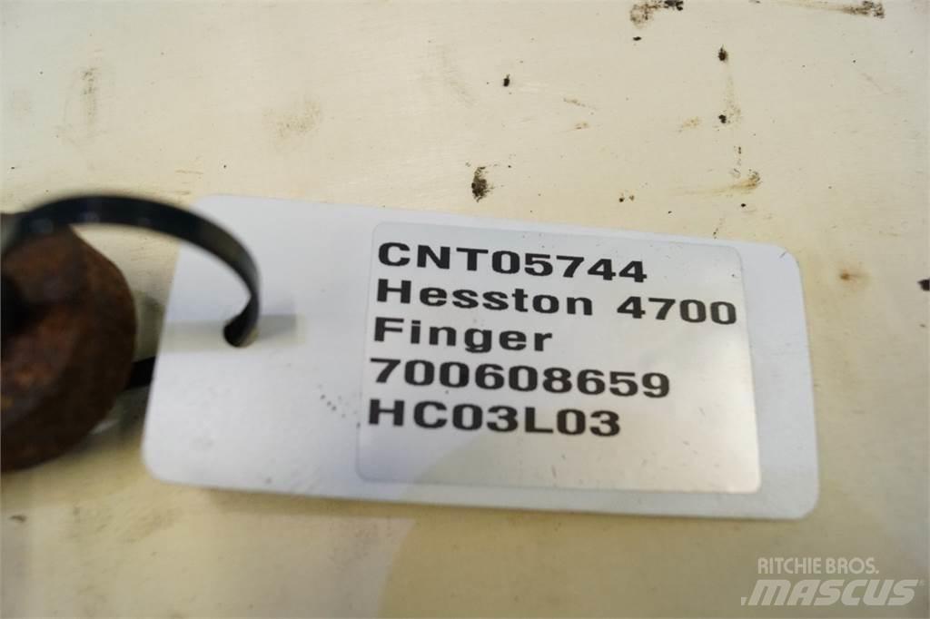 Hesston 4700 Bale clamps