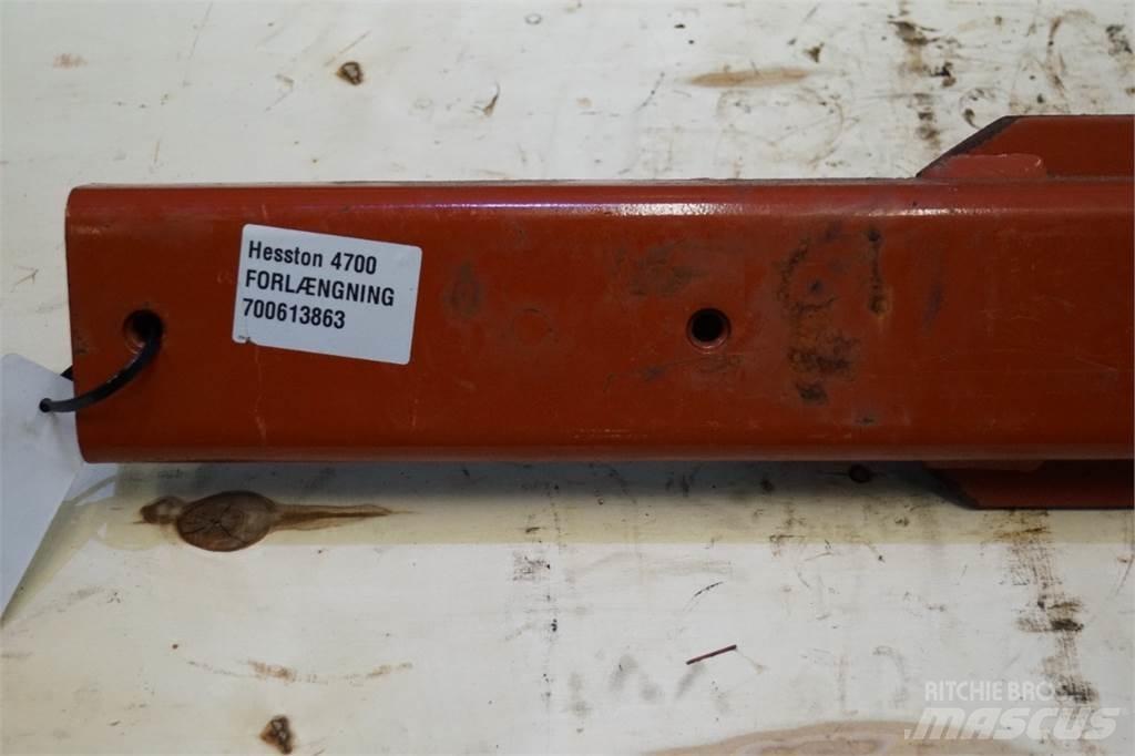 Hesston 4700 Bale clamps