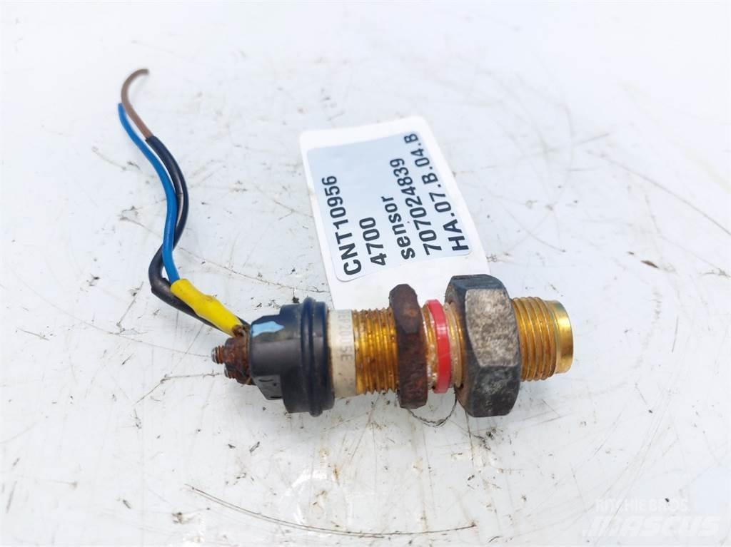 Hesston 4700 Electronics
