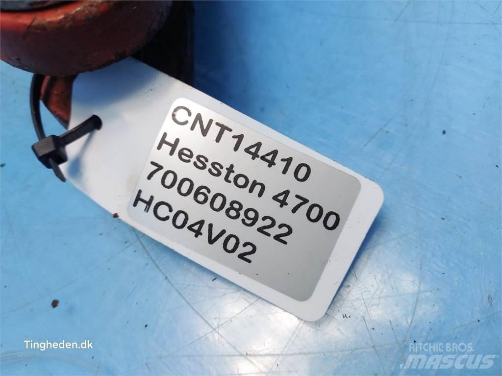 Hesston 4700 Bale clamps